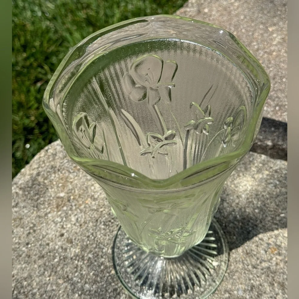 Vintage~Jeanette Iris & Herringbone~ Depression Glass~Footed Vase~Very Nice~G21